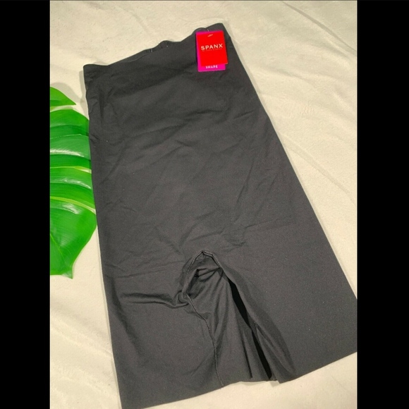 NWT Spanx Thinstincts High Waist Mid-Thigh Shorts‎ Black [SZ Medium ] - Picture 3 of 7
